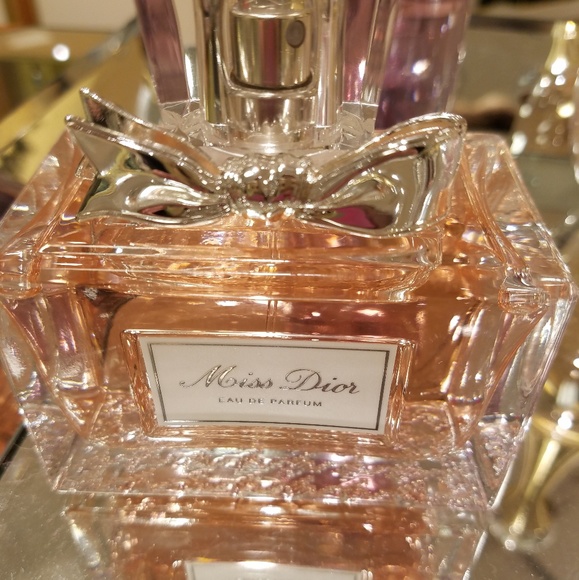 💋💌💝👠 Meet your TOP SELLER Posher, Suze Rene' 💋💌💝👠💄 SHOP NOW! BUNDLE - Picture 9 of 15